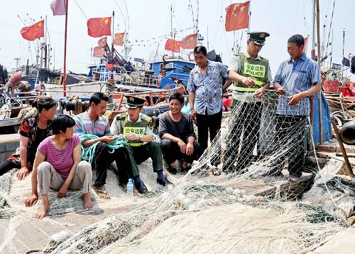 河北边防民警：休渔期走访渔村码头