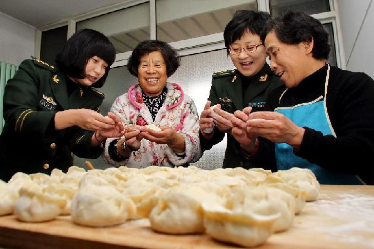 包饺子迎冬至