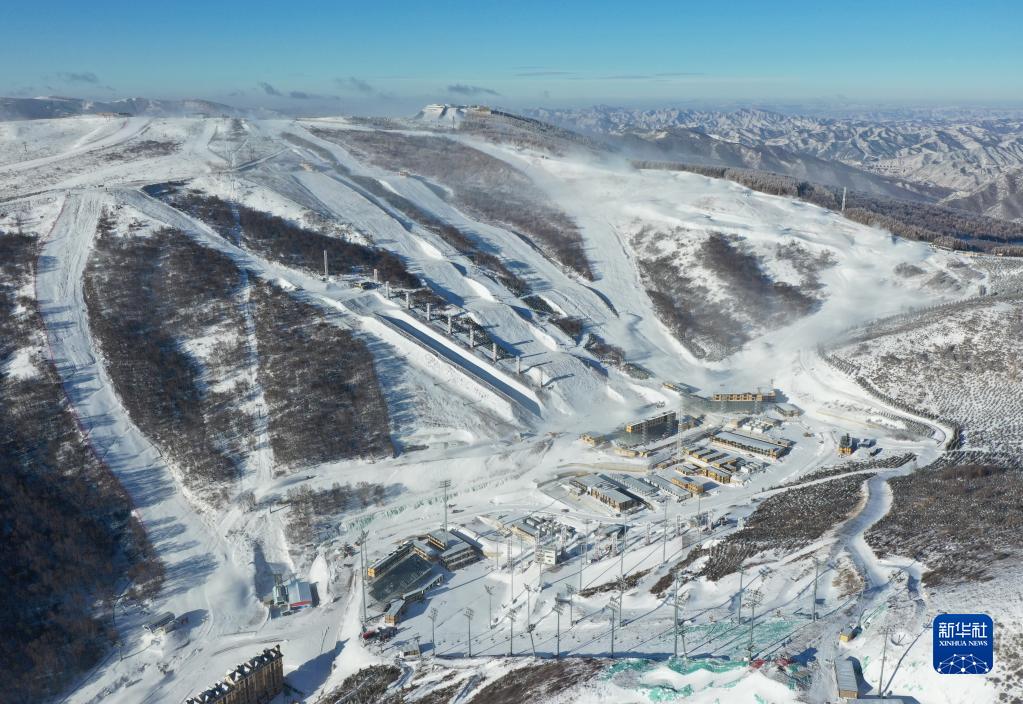 走近冬奥迎风踏雪不负约定滑雪赛道救援医生张辉良的冬奥故事