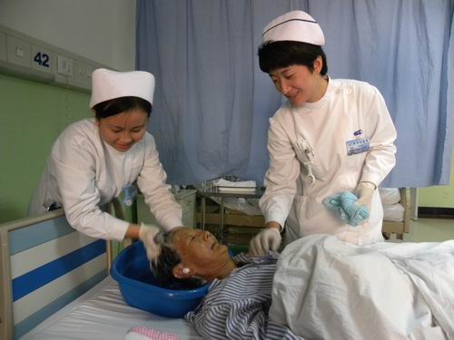 涿州市医院组织部分优秀护士献爱心